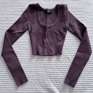 Cuts Clothing Ribbed Scoop-Neck Long Sleeve Top in Plum